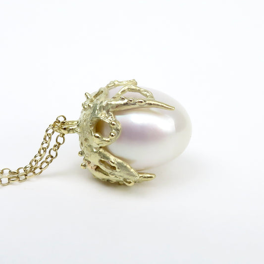 Feamainn Pearl Pendant